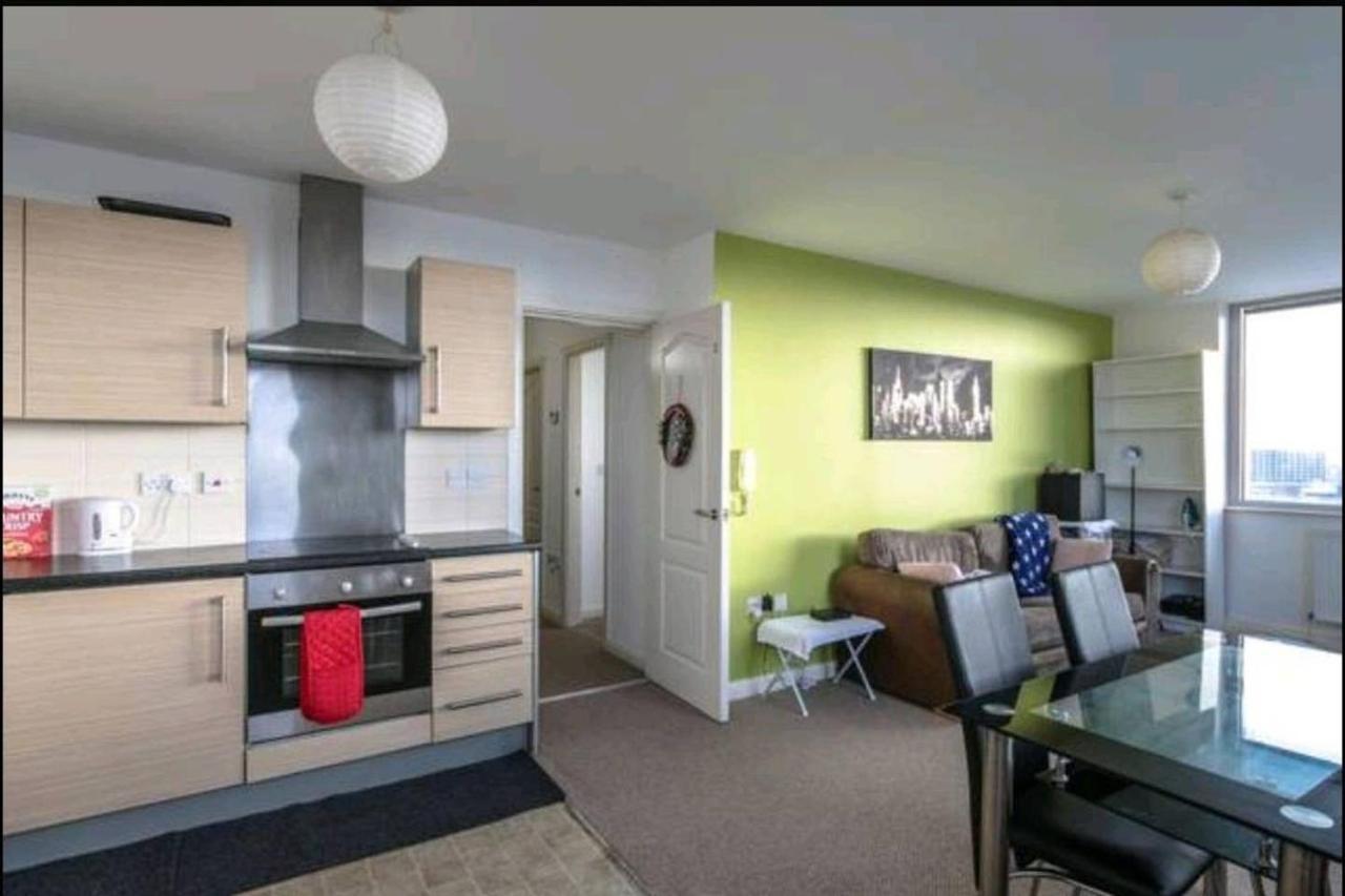 Large 3 Bedrooms In Liverpool City Centre, Free Parking Luaran gambar
