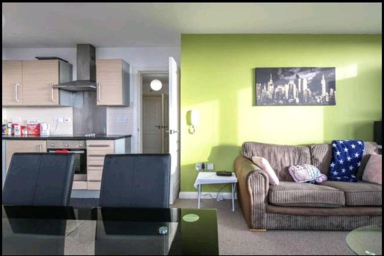 Large 3 Bedrooms In Liverpool City Centre, Free Parking Luaran gambar