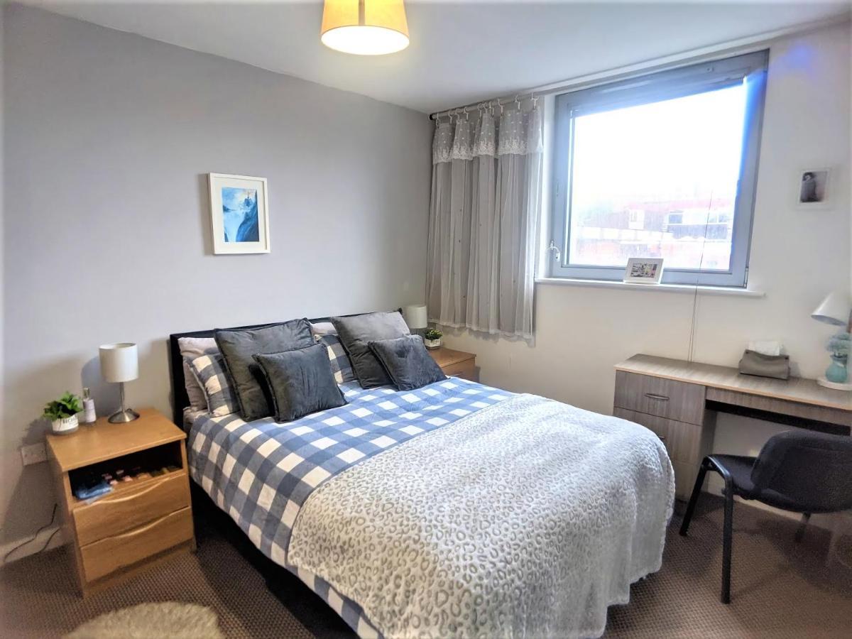 Large 3 Bedrooms In Liverpool City Centre, Free Parking Luaran gambar
