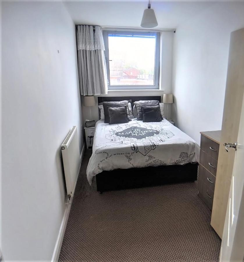 Large 3 Bedrooms In Liverpool City Centre, Free Parking Luaran gambar