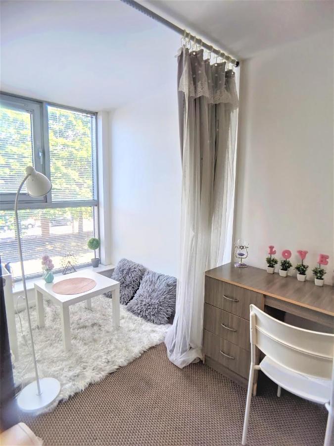 Large 3 Bedrooms In Liverpool City Centre, Free Parking Luaran gambar